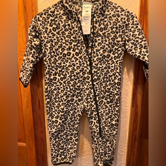 24mos. Columbia outer wear, hooded with foldable hand and foot cuffs. - Picture 2 of 3